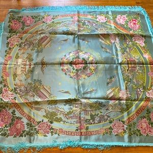 Brocaded Flowers vintage Chinese silk tablecloth. Excellent like new condition